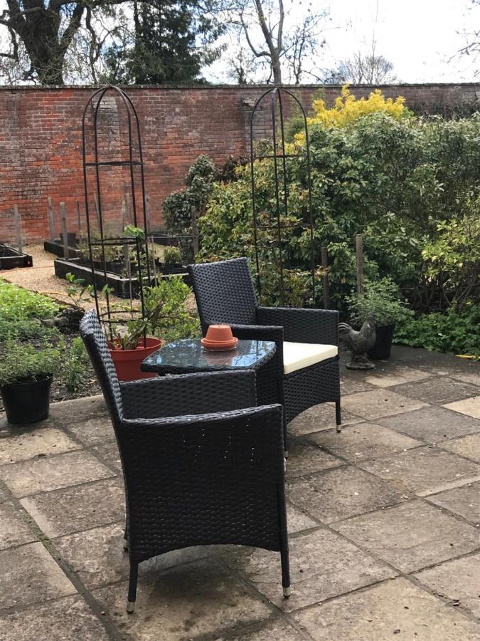 Cockloft Romantic Countryside Hideaway Bishops Cannings Bagian luar foto