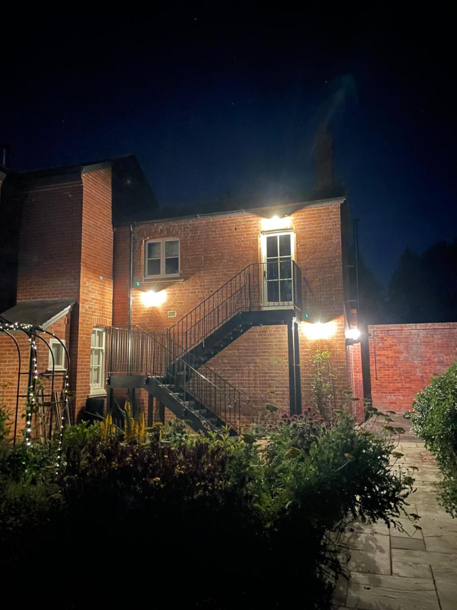 Cockloft Romantic Countryside Hideaway Bishops Cannings Bagian luar foto