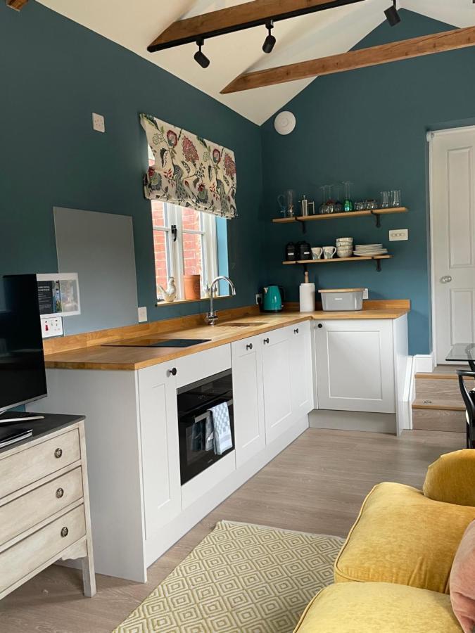 Cockloft Romantic Countryside Hideaway Bishops Cannings Bagian luar foto
